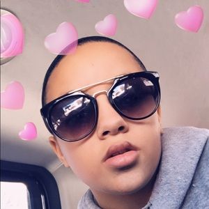 Meet your Posher, Layla